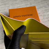  tote bag interior and compartment view