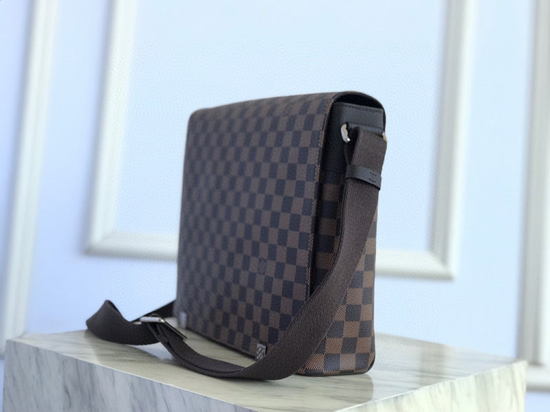Interior view of classic refined women's handbag – women's luxury handbag