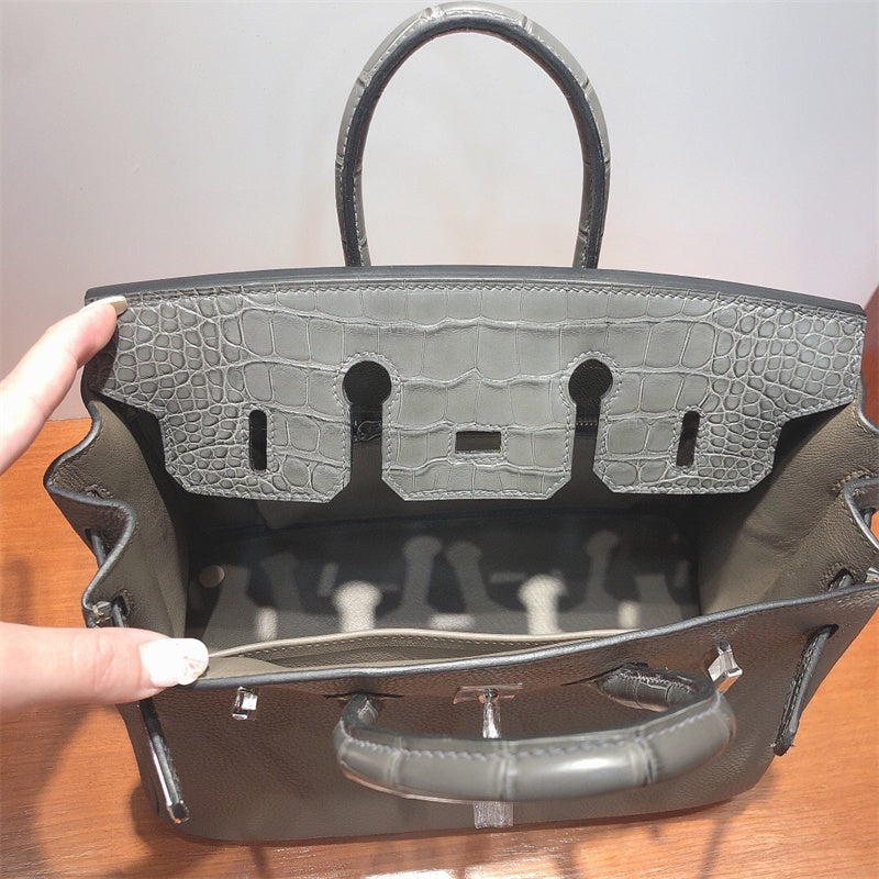  minimalist carryall bag detail view showing craftsmanship 8