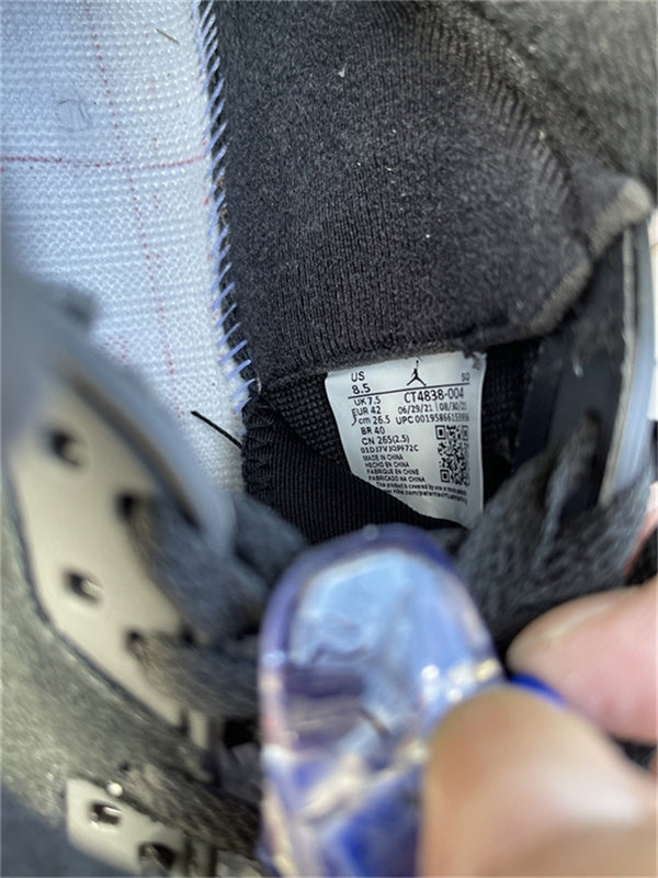 Nike Men's & Women's Premium Casual Sneakers — Style 256 hardware detail