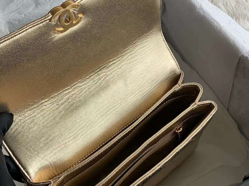 Zivas Charm Timeless Appeal Everyday Handbag (Considered Detail & Form) – Lifestyle Shot