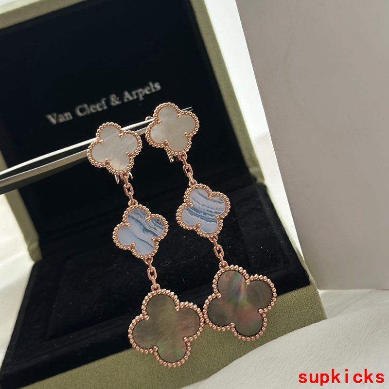Close-up detail view of Van Cleef & Arpels unisex jewelry piece
