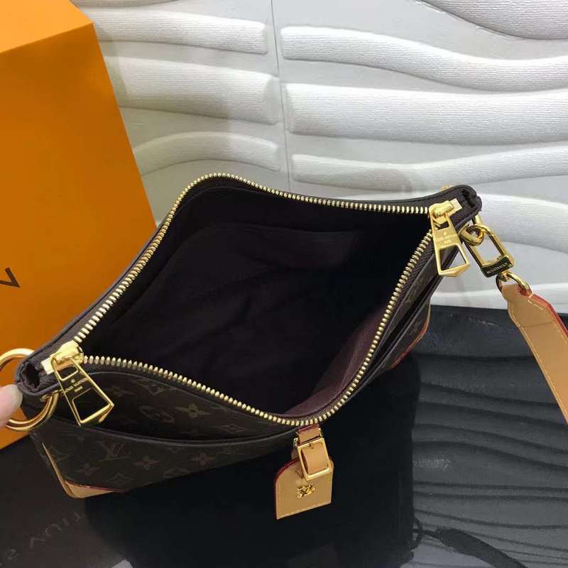 Side profile of everyday-luxe modern women's handbag – women's luxury handbag