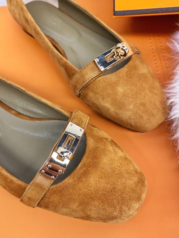Hermes shoes Style 401 - top view showing design