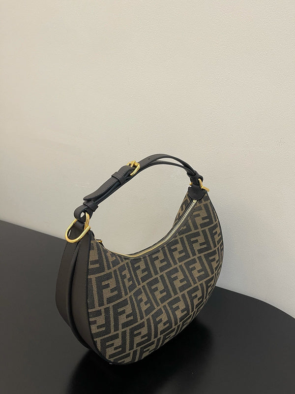 Ziva's Charm handbag – detail view (29cm*24.5cm*10cm)