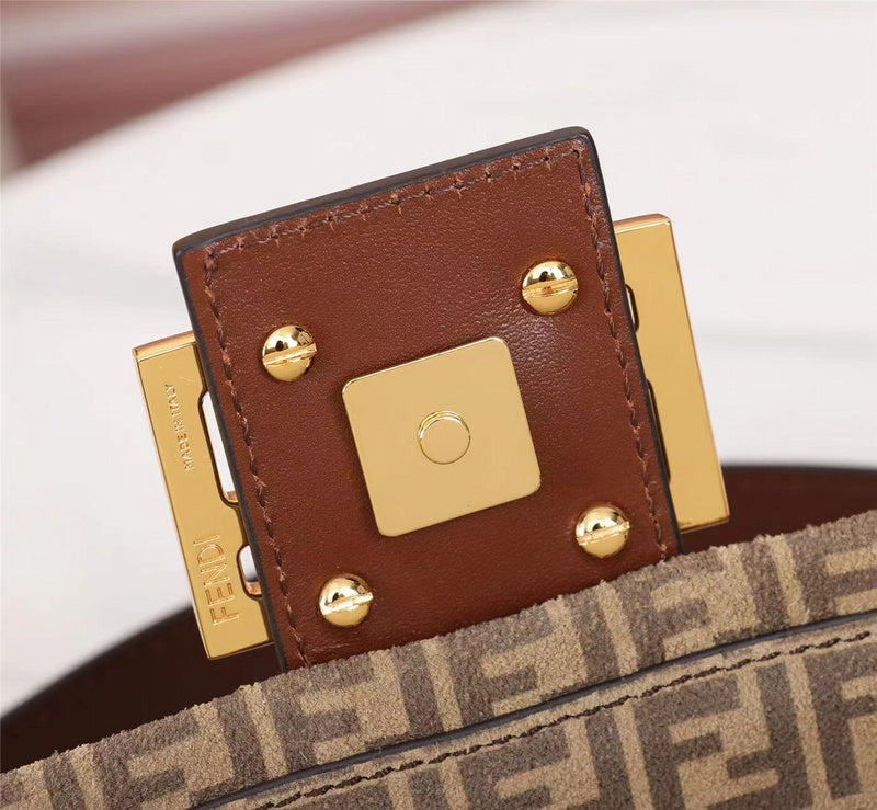 Ziva's Charm handbag – close-up view (Standard Size)