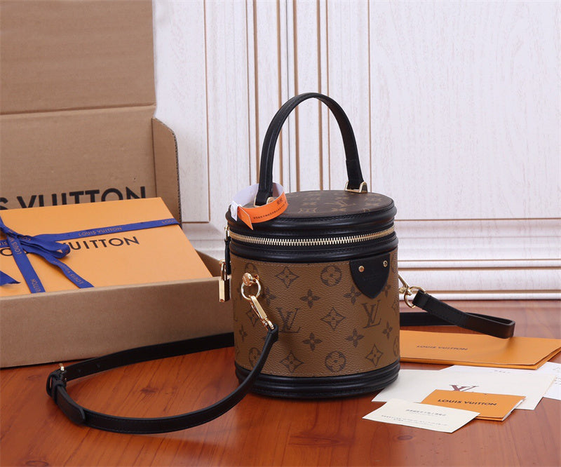  everyday bag interior and compartment view
