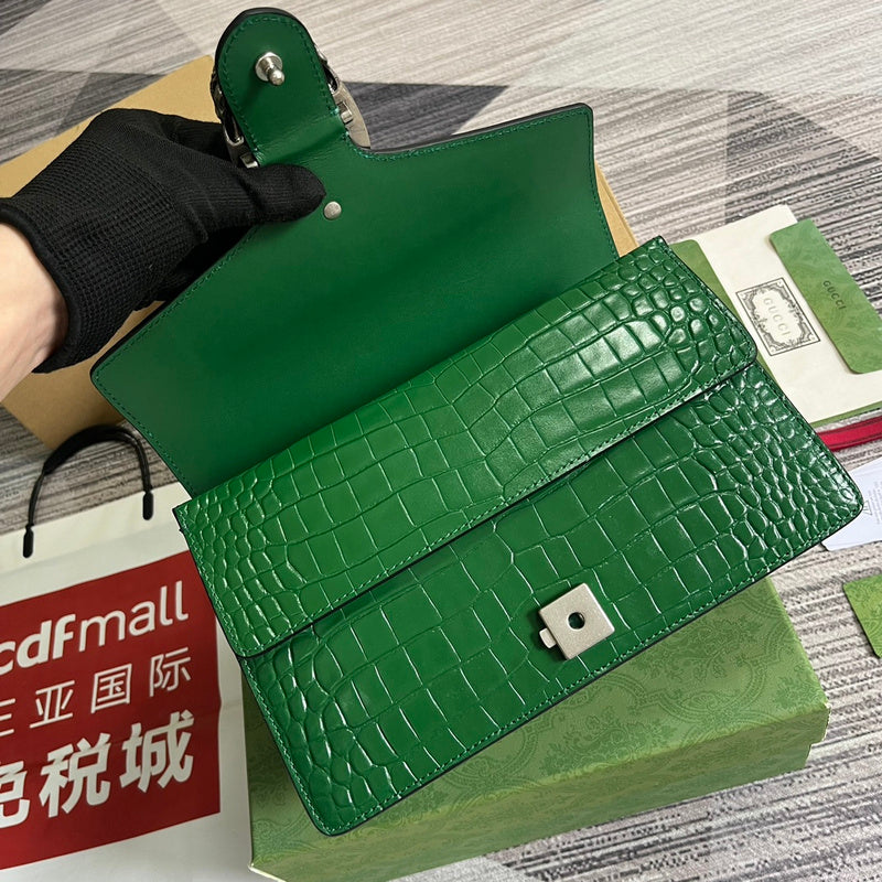 Interior view of classic refined women's handbag – women's everyday handbag