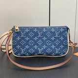  Statement everyday bag front view