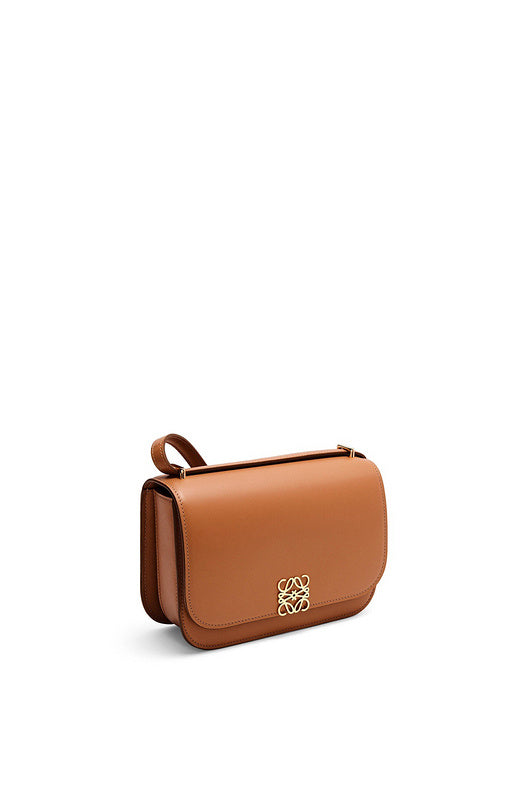 Ziva's Charm handbag – front view (19cm*13cm*6cm)