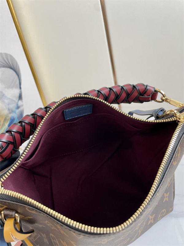  shopper bag interior and compartment view 9