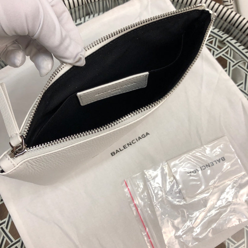Interior view of chic statement women's handbag – women's everyday handbag