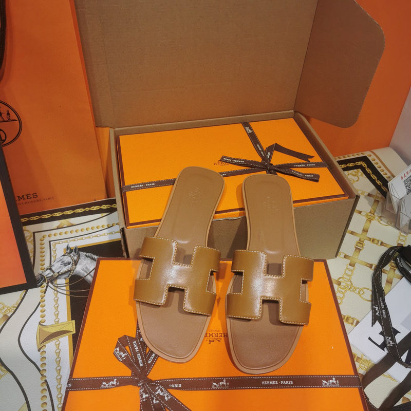 Hermes sandals Style 037 - top view showing design