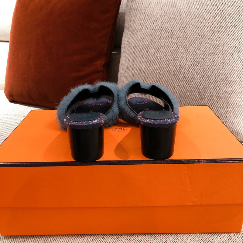 Hermès Nude Classic Ballet Flats - Heel Detail View
