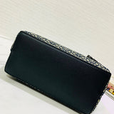 Ziva's Charm handbag – carry view (21cm*10cm*22cm)