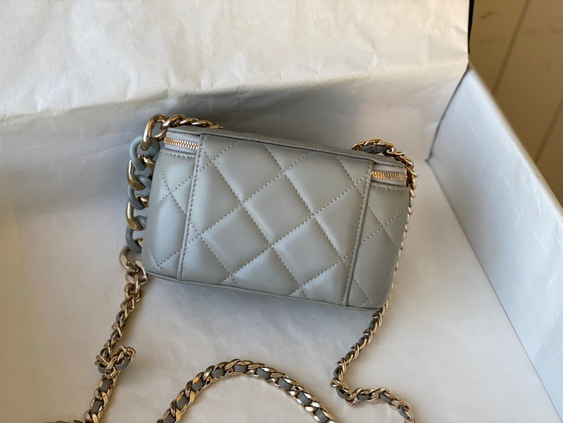  mid purse view 3