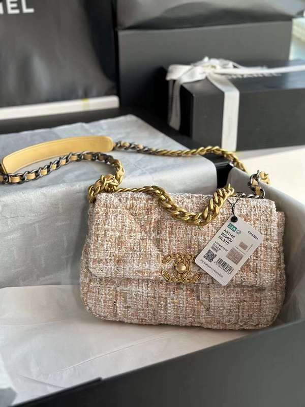 Zivas Charm Streamlined Design Everyday Handbag (Designer-Inspired Craftsmanship) – Detail View