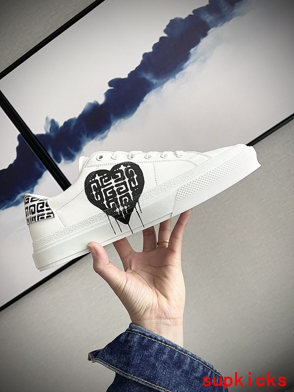 Givenchy shoes Style 013 - top view showing design
