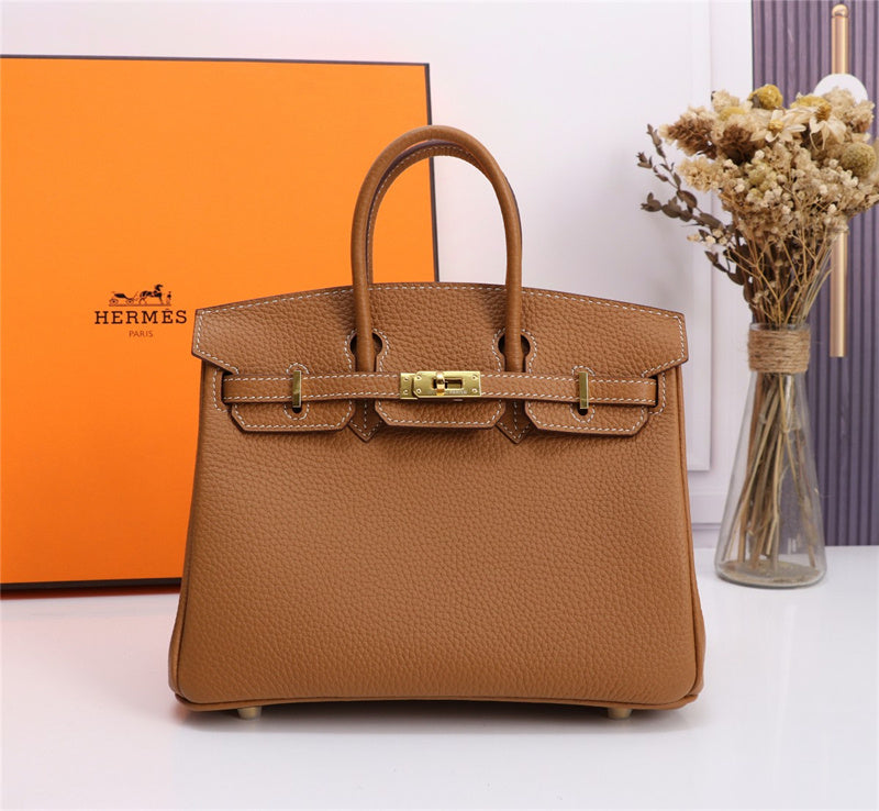 Versatile handbag styled for everyday wear