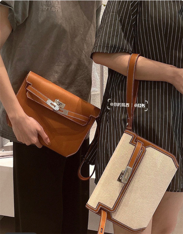  carryall bag interior and compartment view