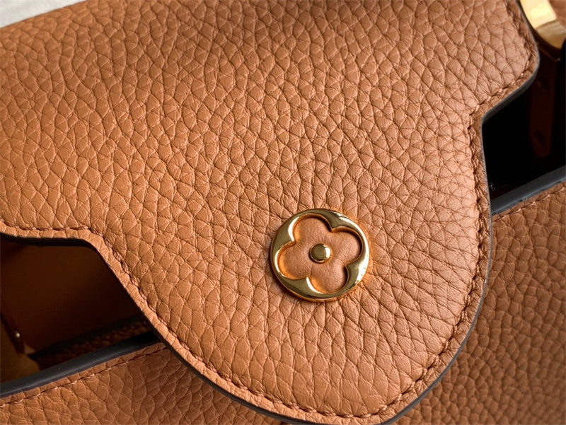 shopper bag interior and compartment view 33