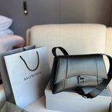 Ziva's Charm handbag – detail view (one versatile size)