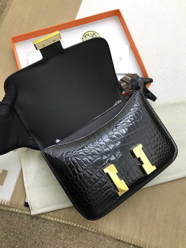 Interior view of streamlined premium bag