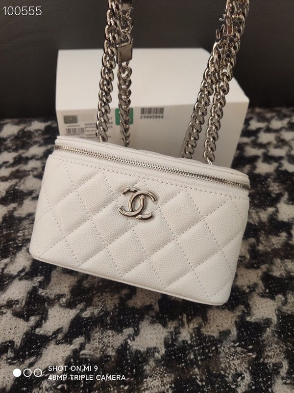  women's handbag, versatile design, view 4