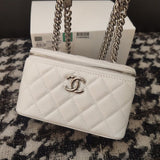  women's handbag, versatile design, view 4