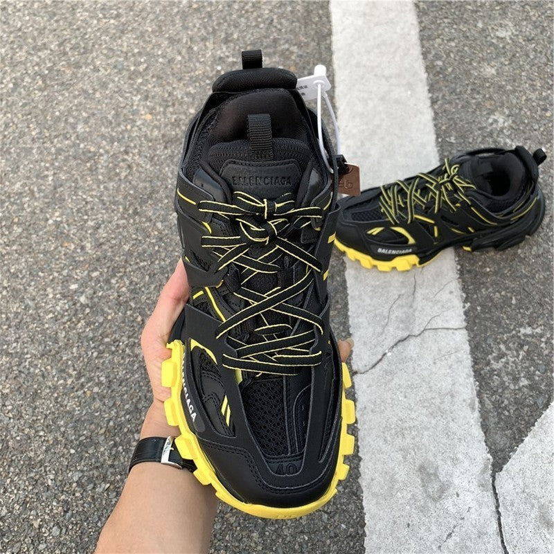Balenciaga shoes Style 390 - texture and material detail