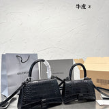 Ziva's Charm handbag – product shot (one versatile size)