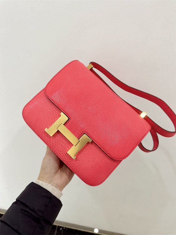  effortless top-handle bag detail view showing craftsmanship 8