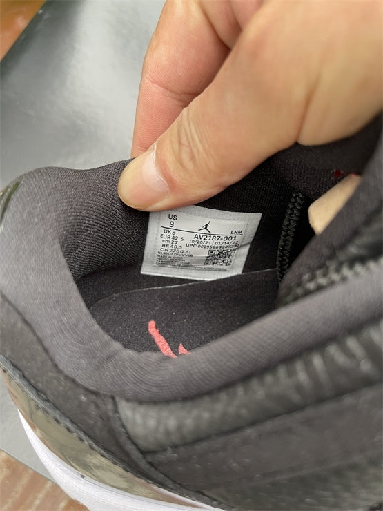 Nike Men's & Women's Luxury Low-Top Trainers — Style 225 detail view