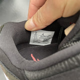 Nike Men's & Women's Luxury Low-Top Trainers — Style 225 detail view