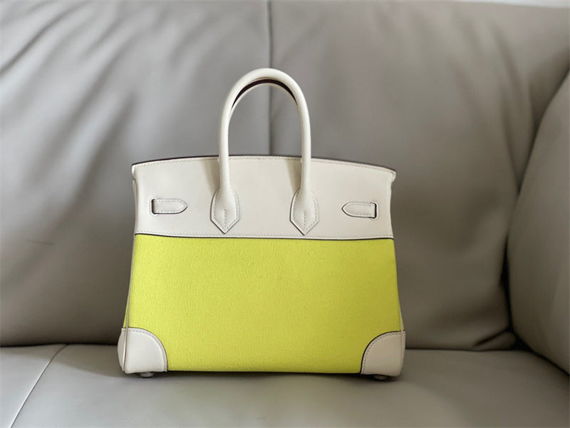 elegant shopper bag detail view showing craftsmanship 8