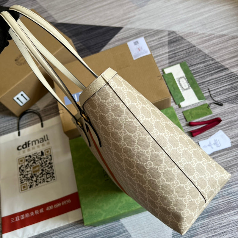 Close-up detail of modern sleek women's handbag – women's luxury handbag