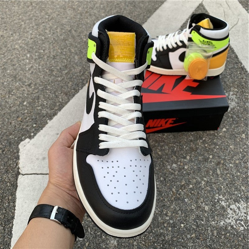 Nike Men's & Women's Luxury Fashion Trainers — Style 162 close-up view