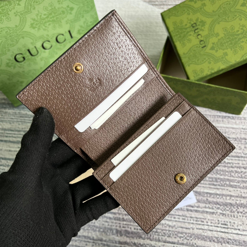 Styled lifestyle shot of sleek signature women's handbag – women's designer-style accessory