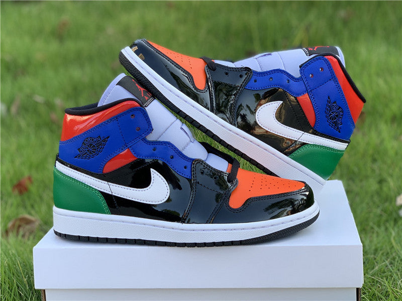 Nike Men's & Women's Designer Lifestyle Shoes — Style 128 hardware detail