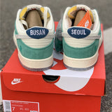 Nike Men's & Women's Designer Low-Top Shoes — Style 041 close-up view