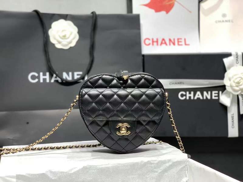 Zivas Charm Everyday Sophistication Luxury Handbag (Everyday Luxury Essential) – Detail View