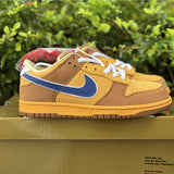 Nike Men's & Women's Iconic Street Trainers — Style 191 hardware detail