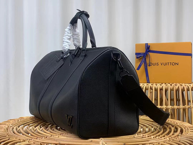 Close-up detail of elevated structured women's handbag – women's premium purse
