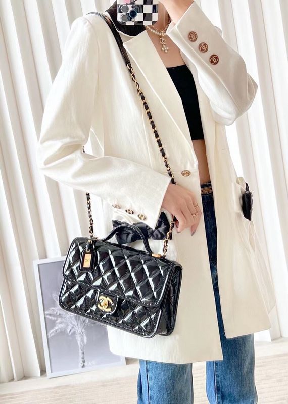 Zivas Charm Everyday Sophistication Designer Handbag (Elevated Daily Companion) – Detail View