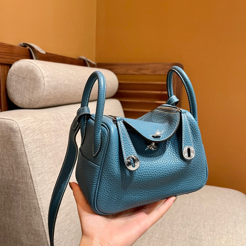 Interior view of structured premium bag