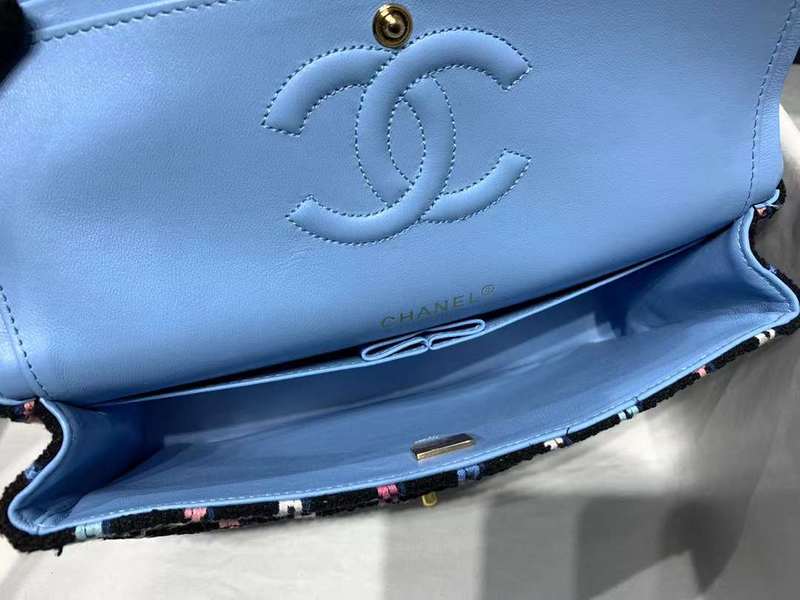Zivas Charm Effortless Sophistication Luxury Handbag (Effortless Style Upgrade) – Lifestyle Shot