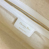 Side profile of modern polished women's handbag – women's luxury handbag