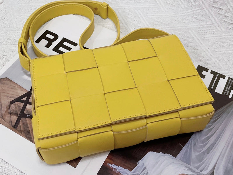 Classic Faux Leather Handbag - Premium Craftsmanship Detailing | Women's Premium Handbag #1635 - close-up detail shot (image 3) of designer-inspired handbag