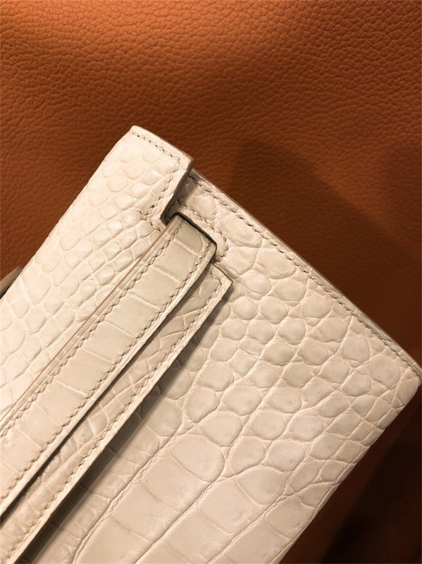  signature handbag detail view showing craftsmanship 8