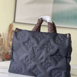 Interior view of modern classic women's handbag – women's everyday handbag